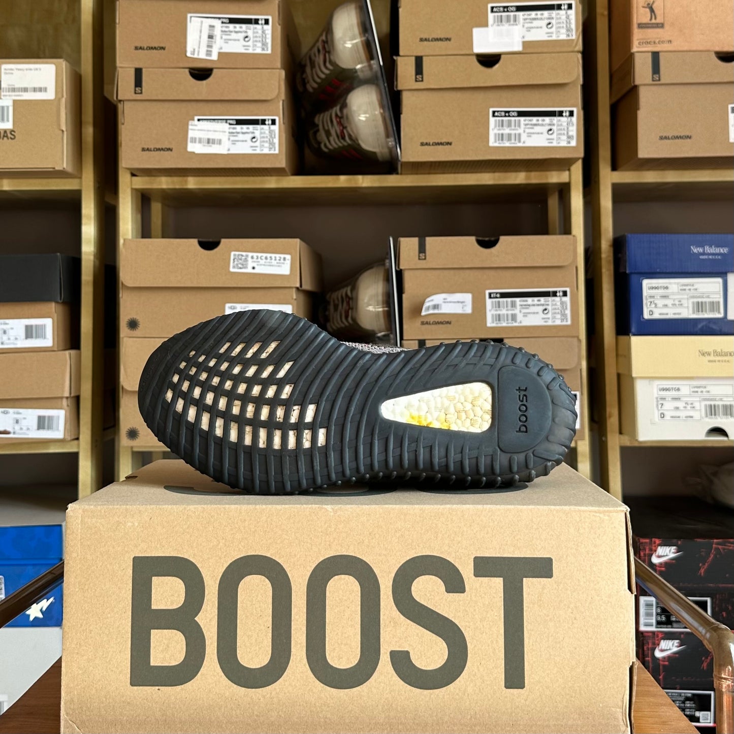 Preloved Yeezy 350V2 - Carbon Beluga (UK 10.5)