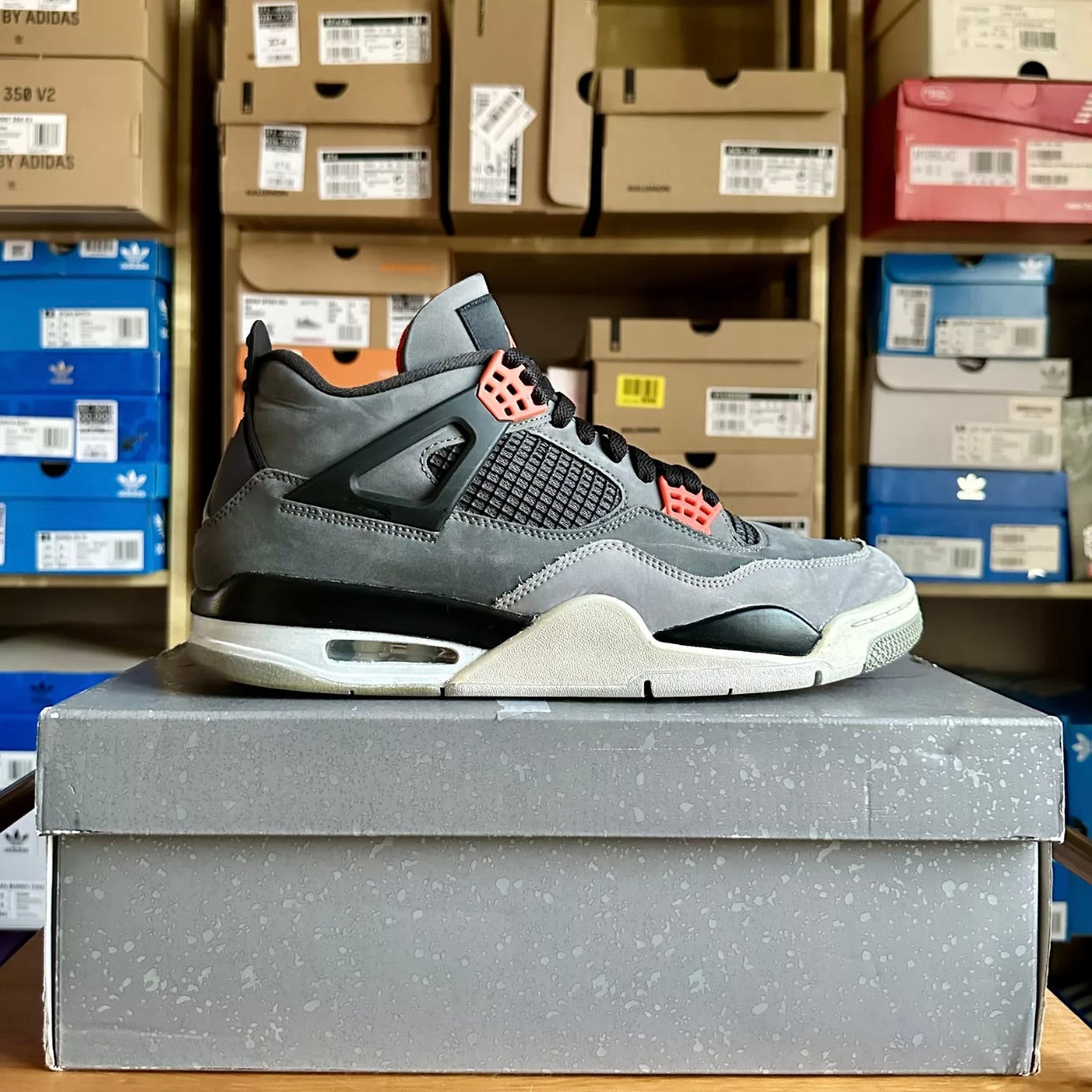 Preloved Air Jordan 4 Retro - Infrared 2022 (UK 10)