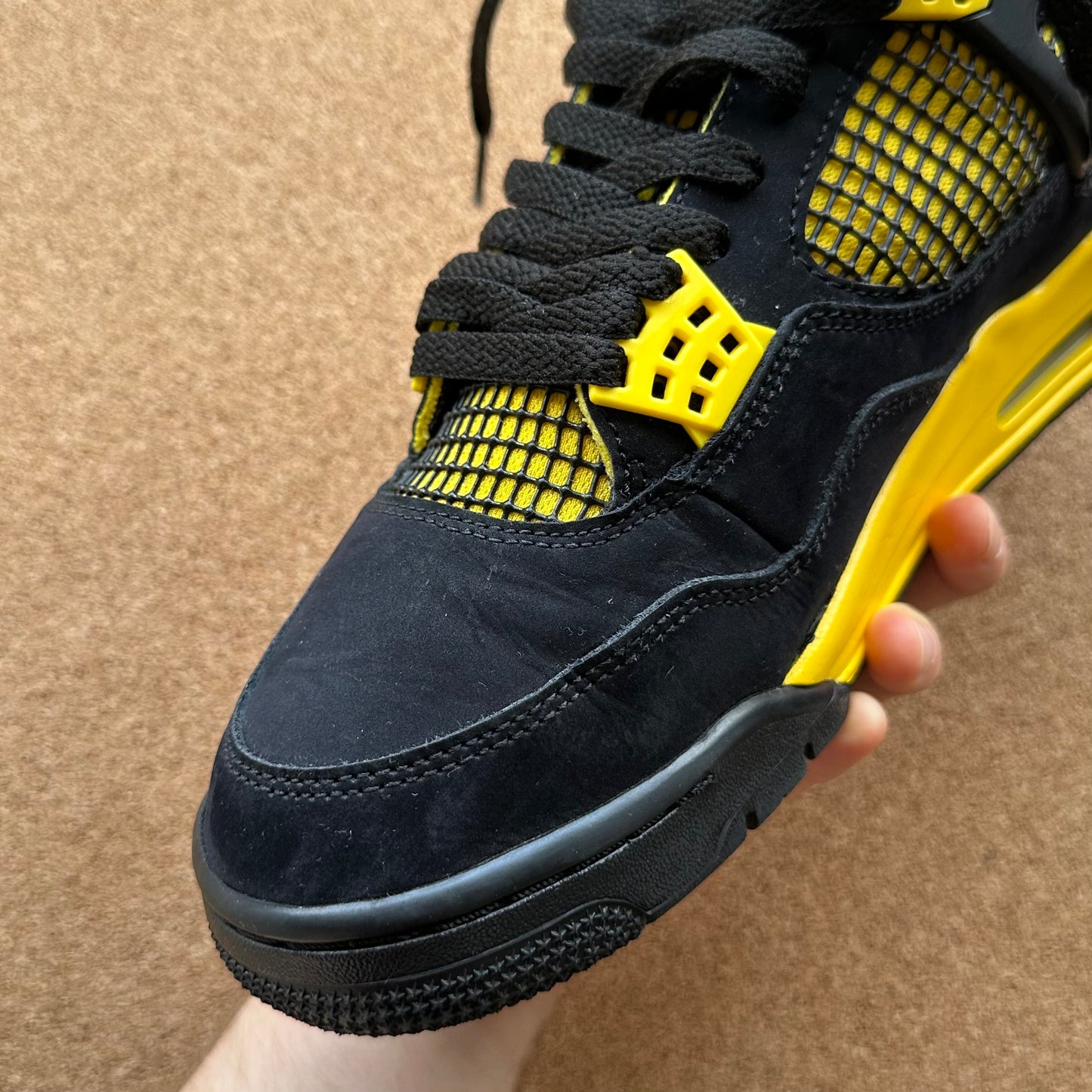 Preloved - Air Jordan 4 Retro - Thunder 2023 (UK 8)