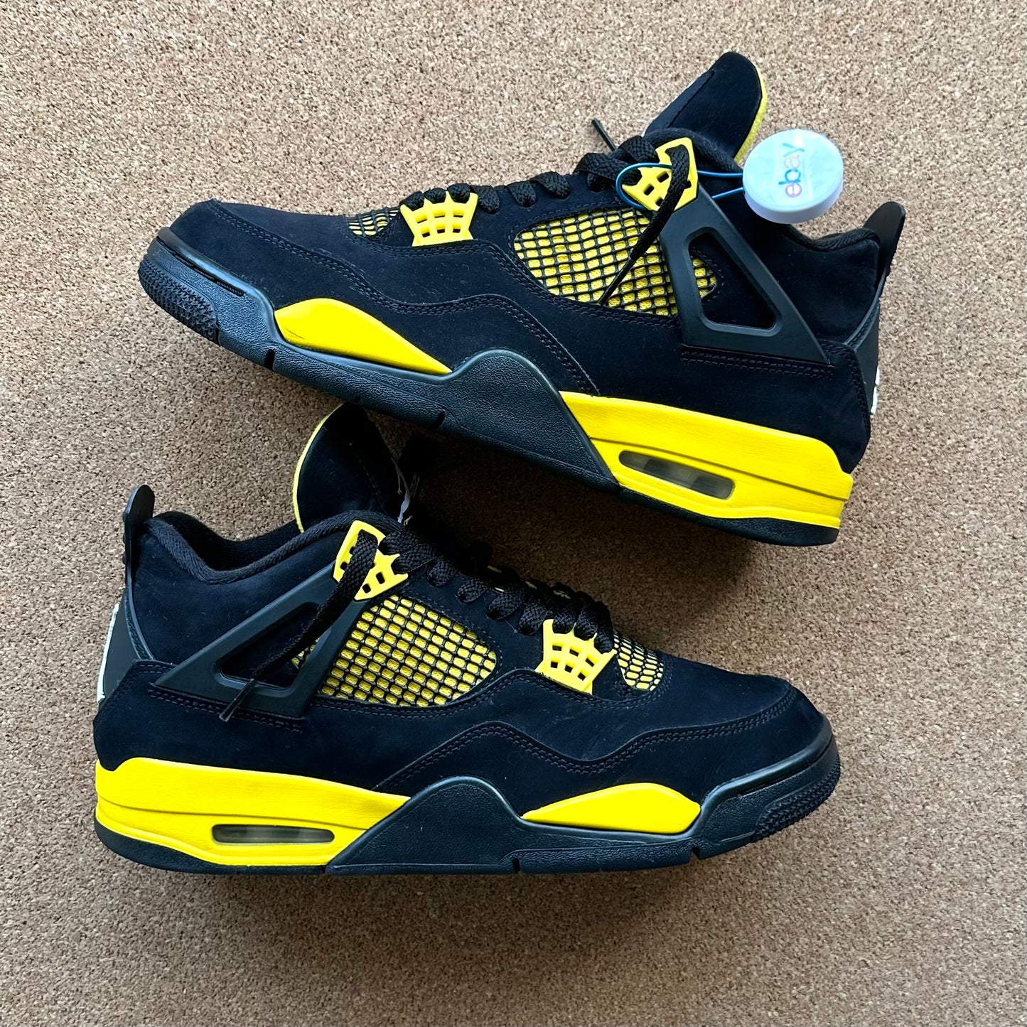 Preloved - Air Jordan 4 Retro - Thunder 2023 (UK 8)