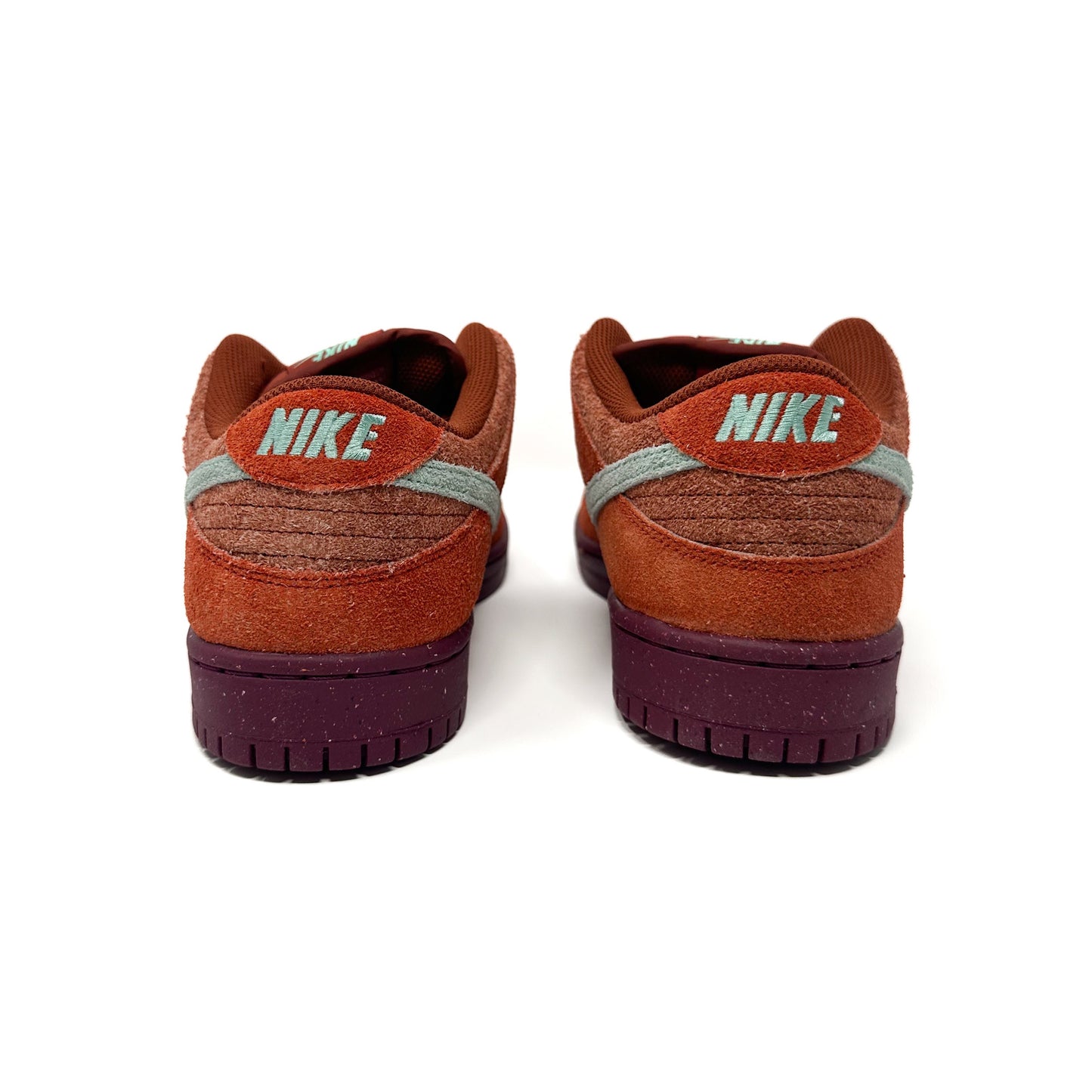 Nike SB Dunk - Mystic Red/Emerald Rise/Rugged Orange