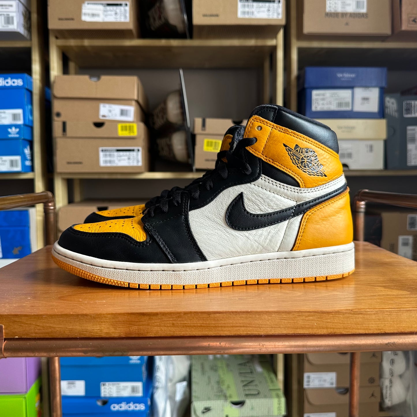 Preloved Air Jordan 1 Retro High OG - Taxi (UK 7.5) - No Box