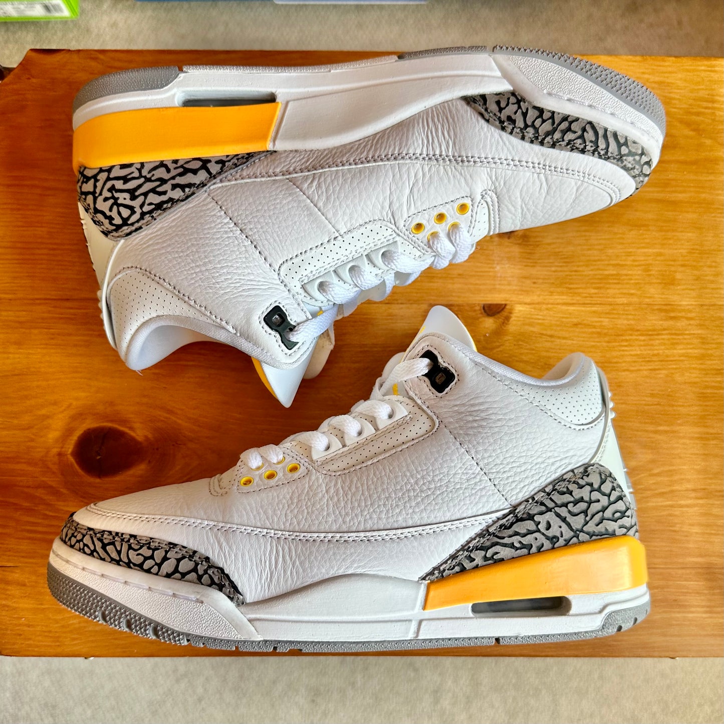 Preloved Air Jordan 3 (W) - Laser Orange (UK 6) 2020 - No Box