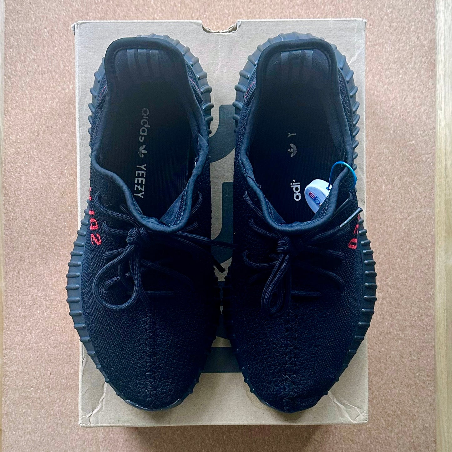 Preloved Yeezy Boost 350V2 - Bred (UK 8.5)
