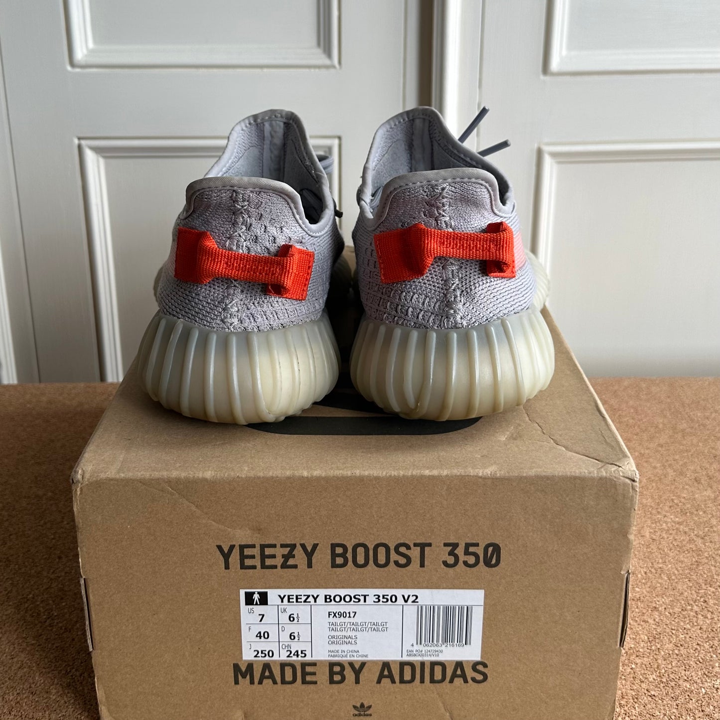 Preloved Yeezy Boost 350 V2 - Tail Light (UK 6.5)