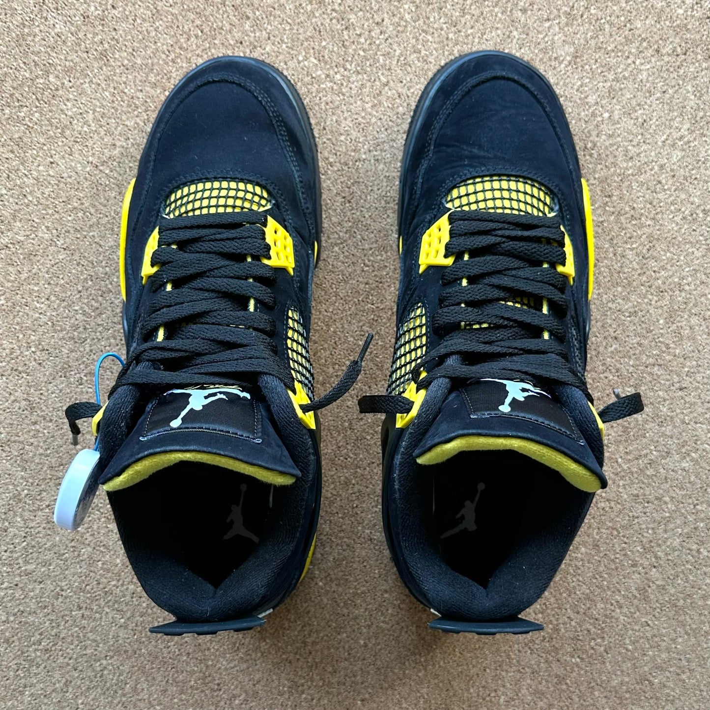 Preloved - Air Jordan 4 Retro - Thunder 2023 (UK 8)