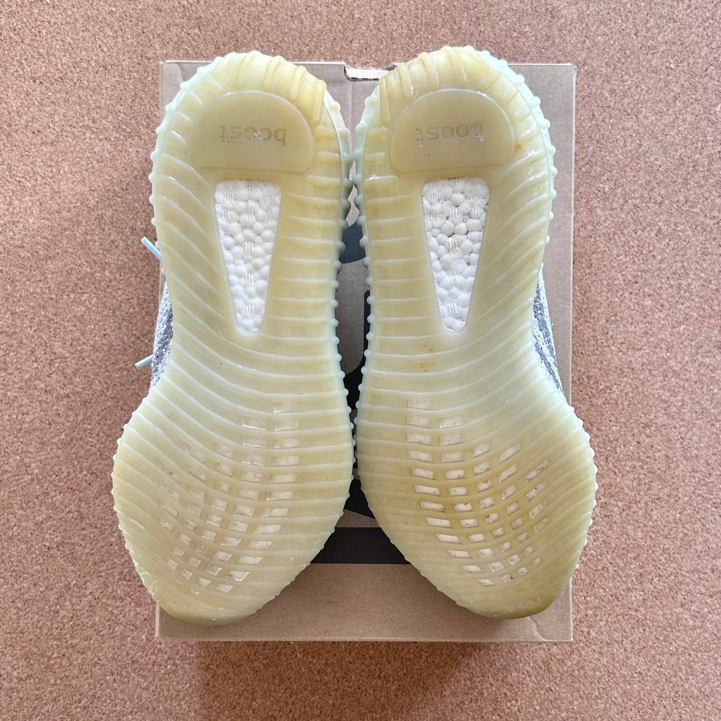 Preloved Yeezy 350V2 - Blue Tint (UK 9)