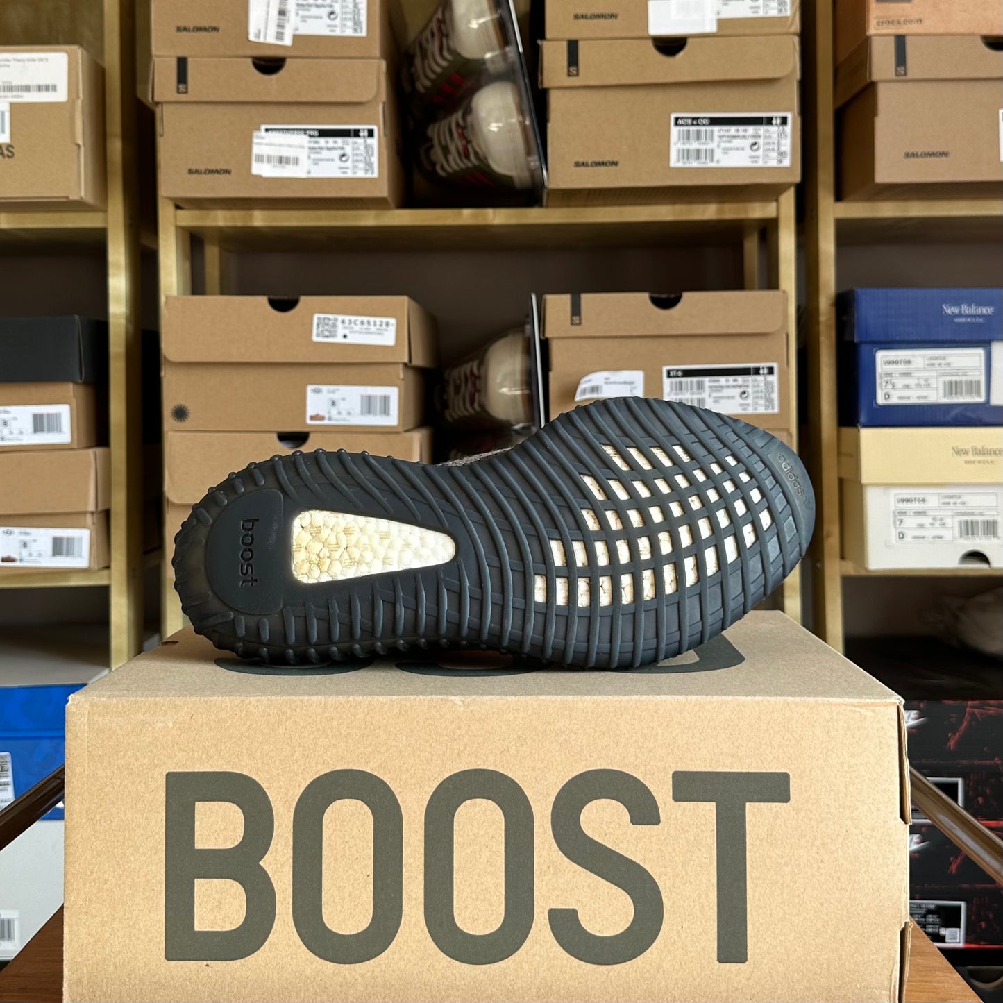 Preloved Yeezy 350V2 - Carbon Beluga (UK 10.5)