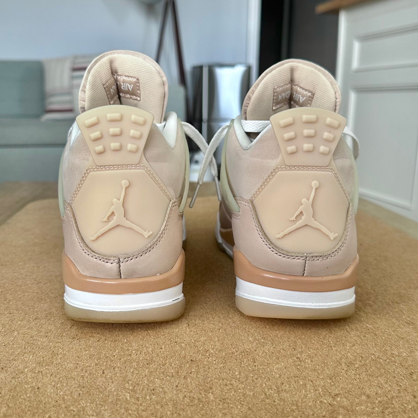 Preloved Air Jordan 4 Retro - Shimmer 2021 (UK 6/EU 40)
