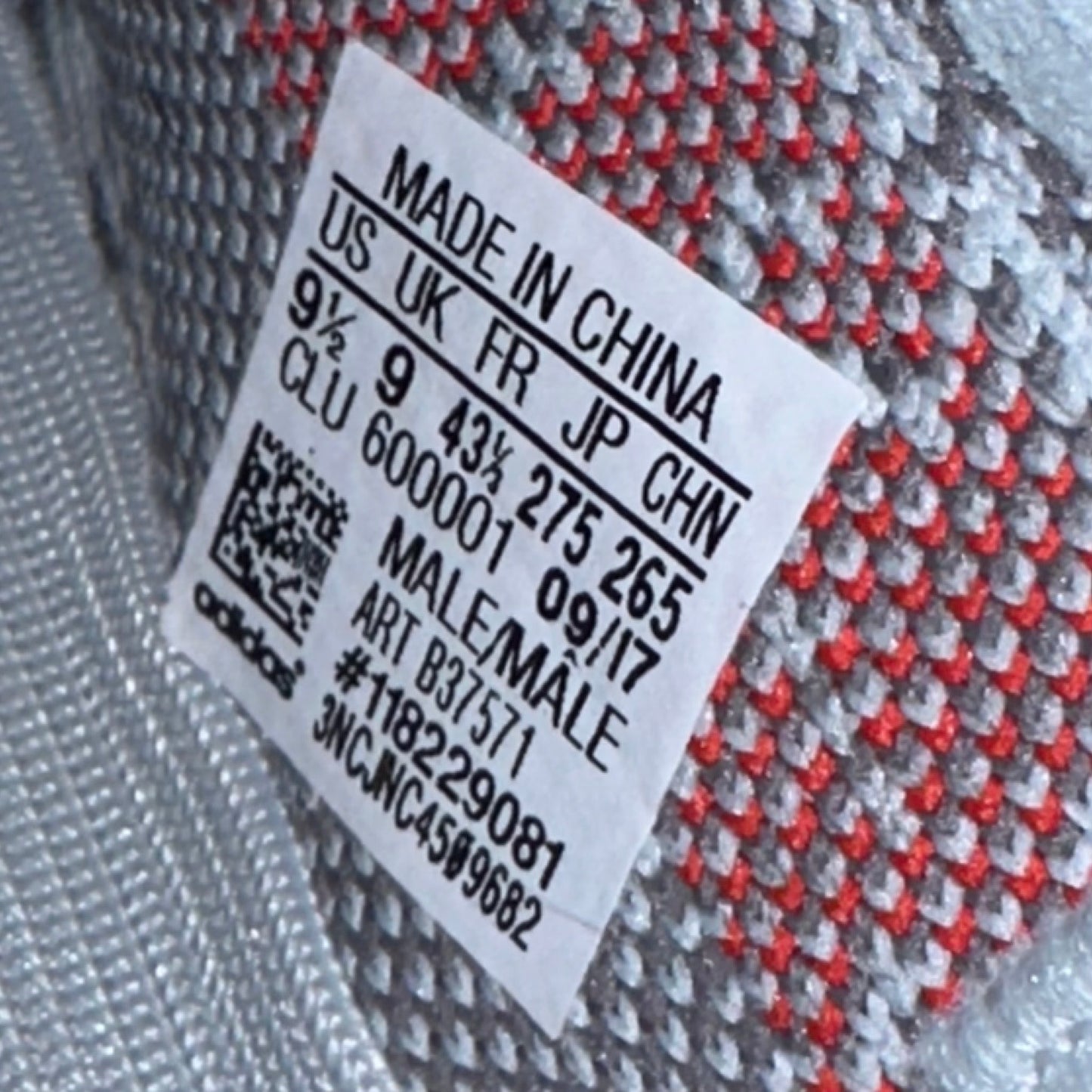 Preloved Yeezy 350V2 - Blue Tint (UK 9)