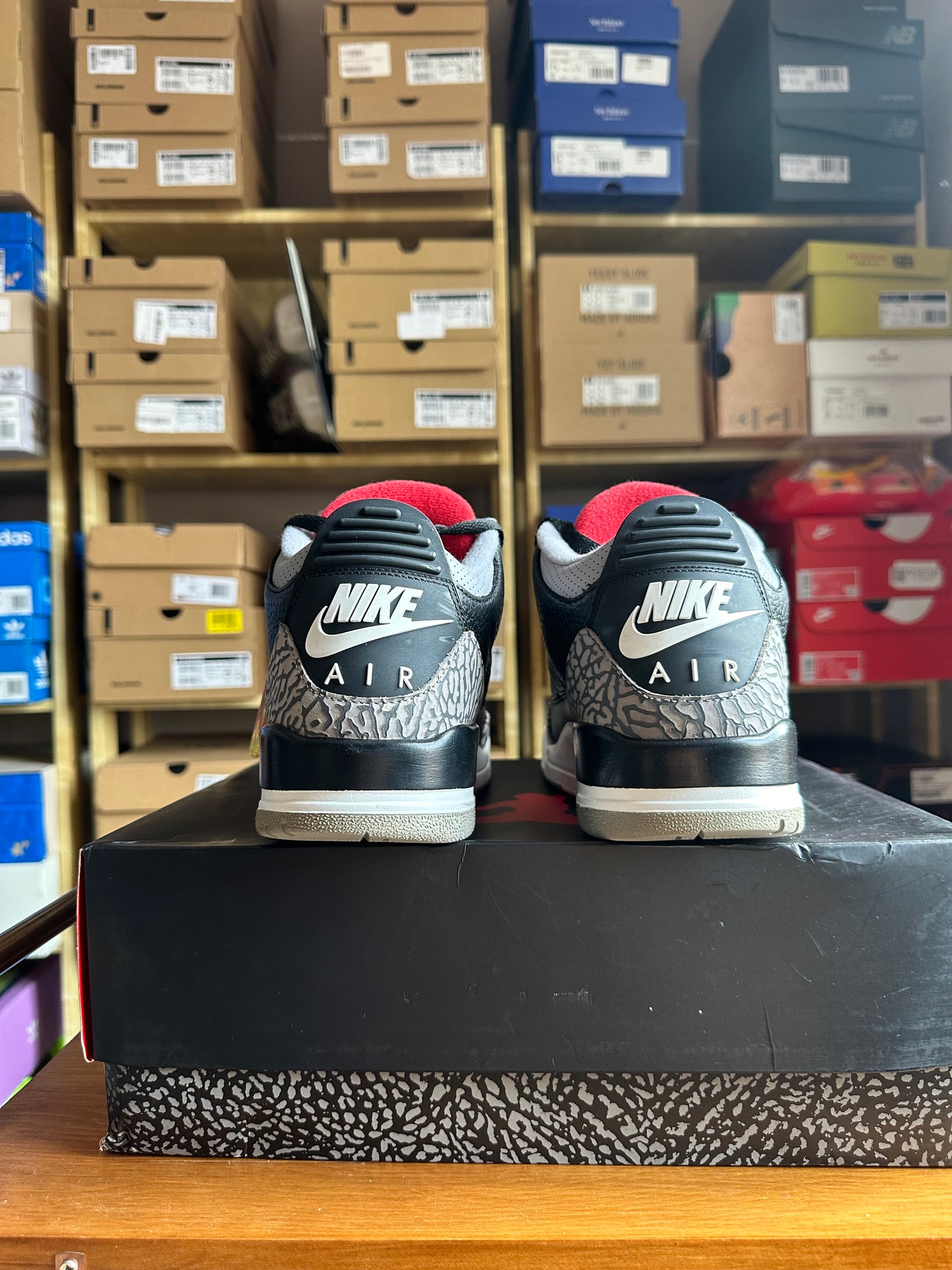 Preloved Air Jordan 3 Retro OG - Black Cement (UK 8)