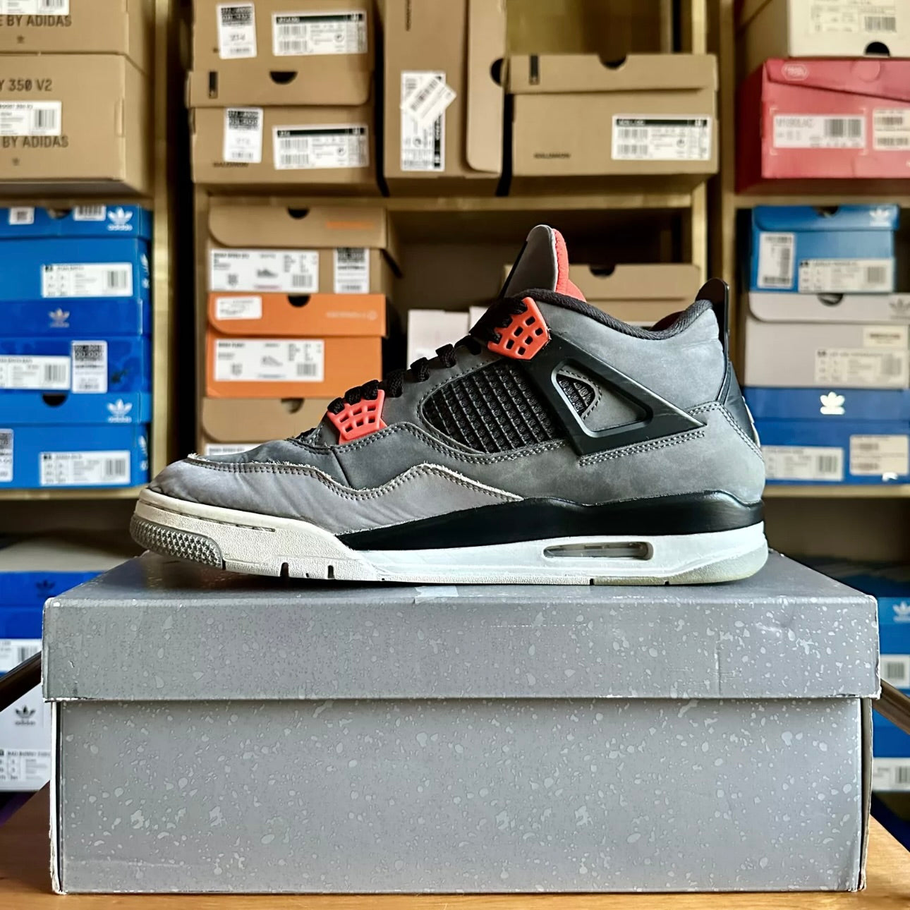 Preloved Air Jordan 4 Retro - Infrared 2022 (UK 10)