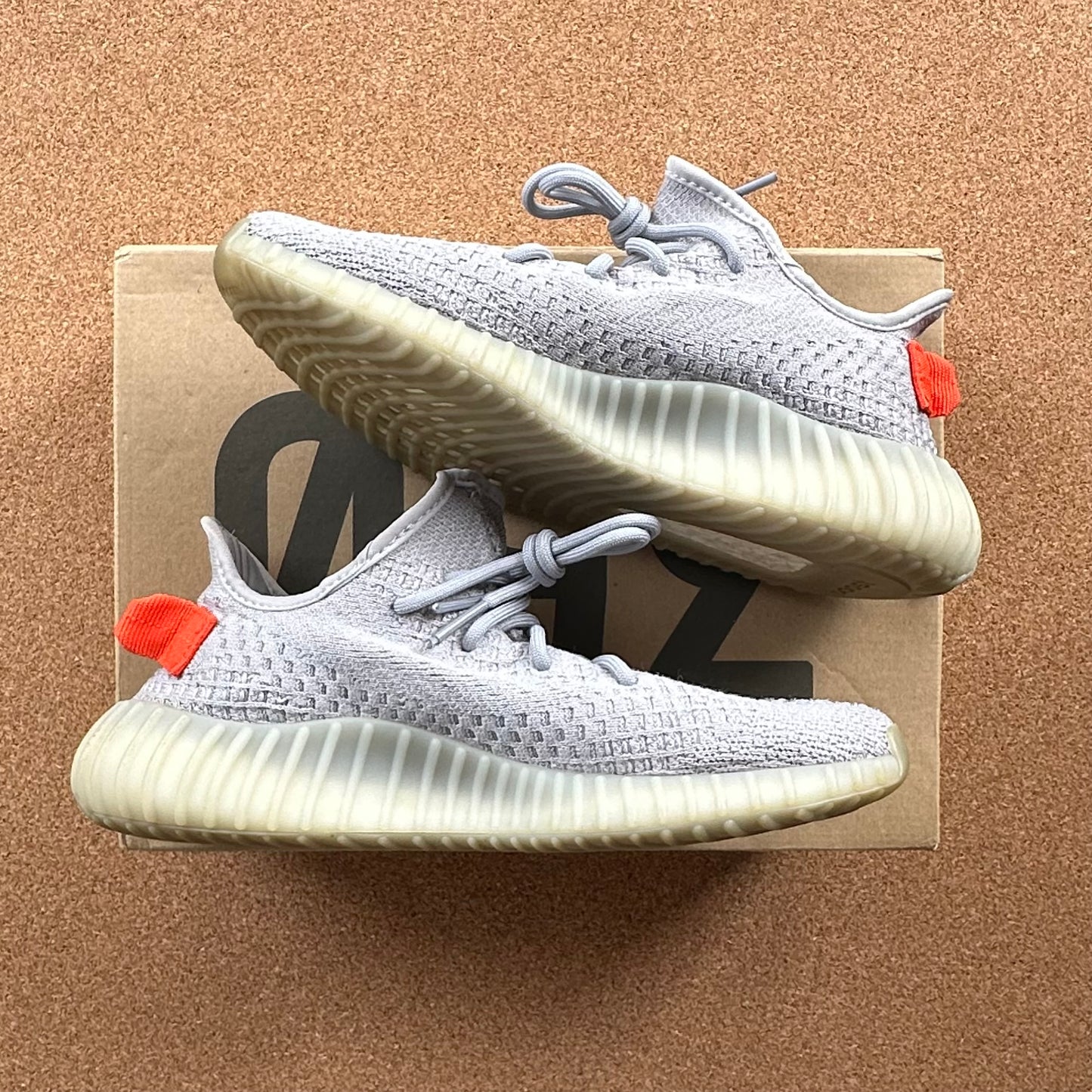 Preloved Yeezy Boost 350 V2 - Tail Light (UK 6.5)