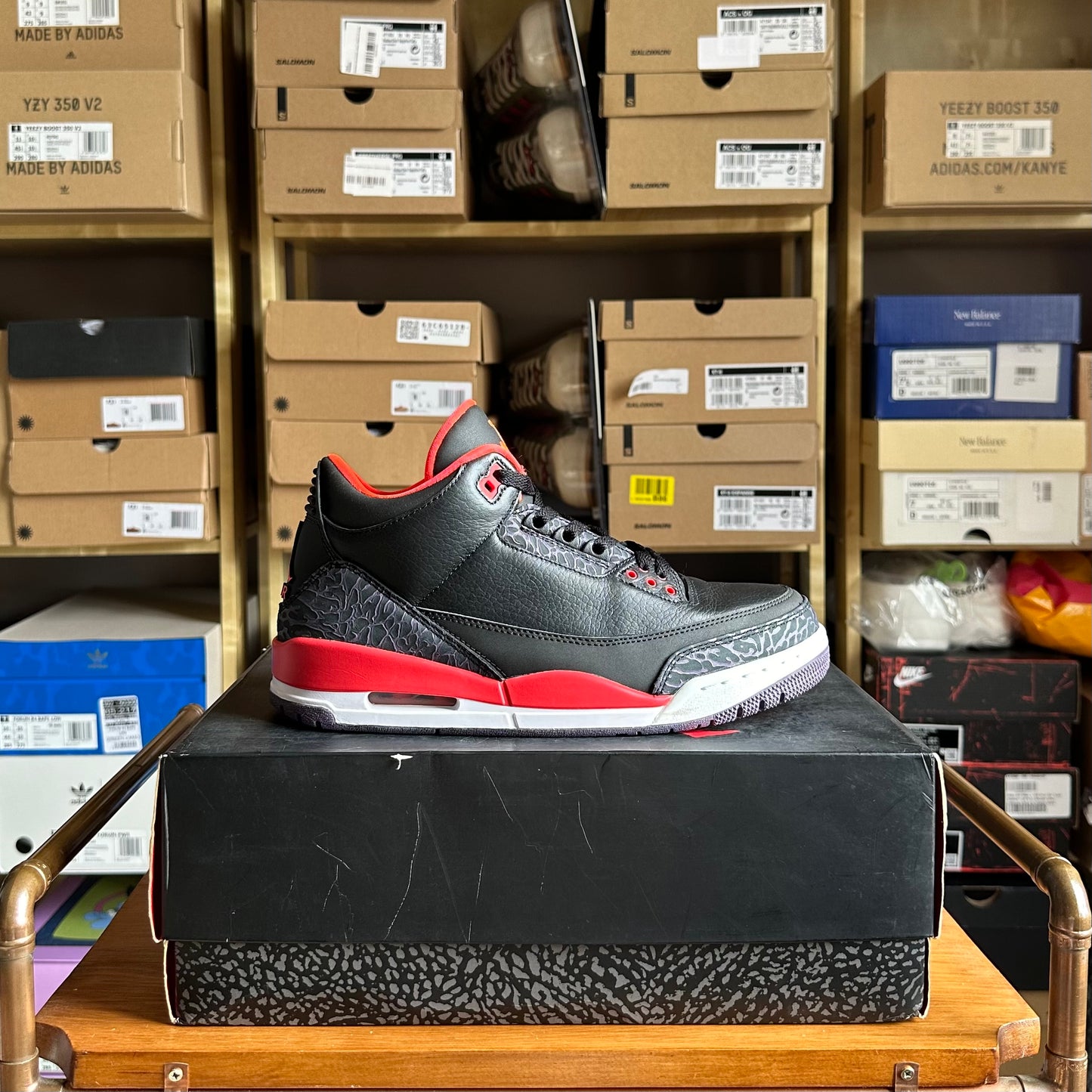 Preloved Air Jordan 3 - Crimson 2013 (UK 7)