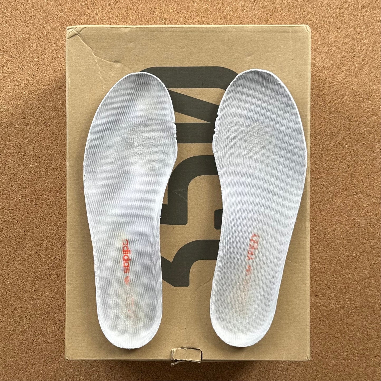 Preloved Yeezy Boost 350 V2 - Tail Light (UK 6.5)