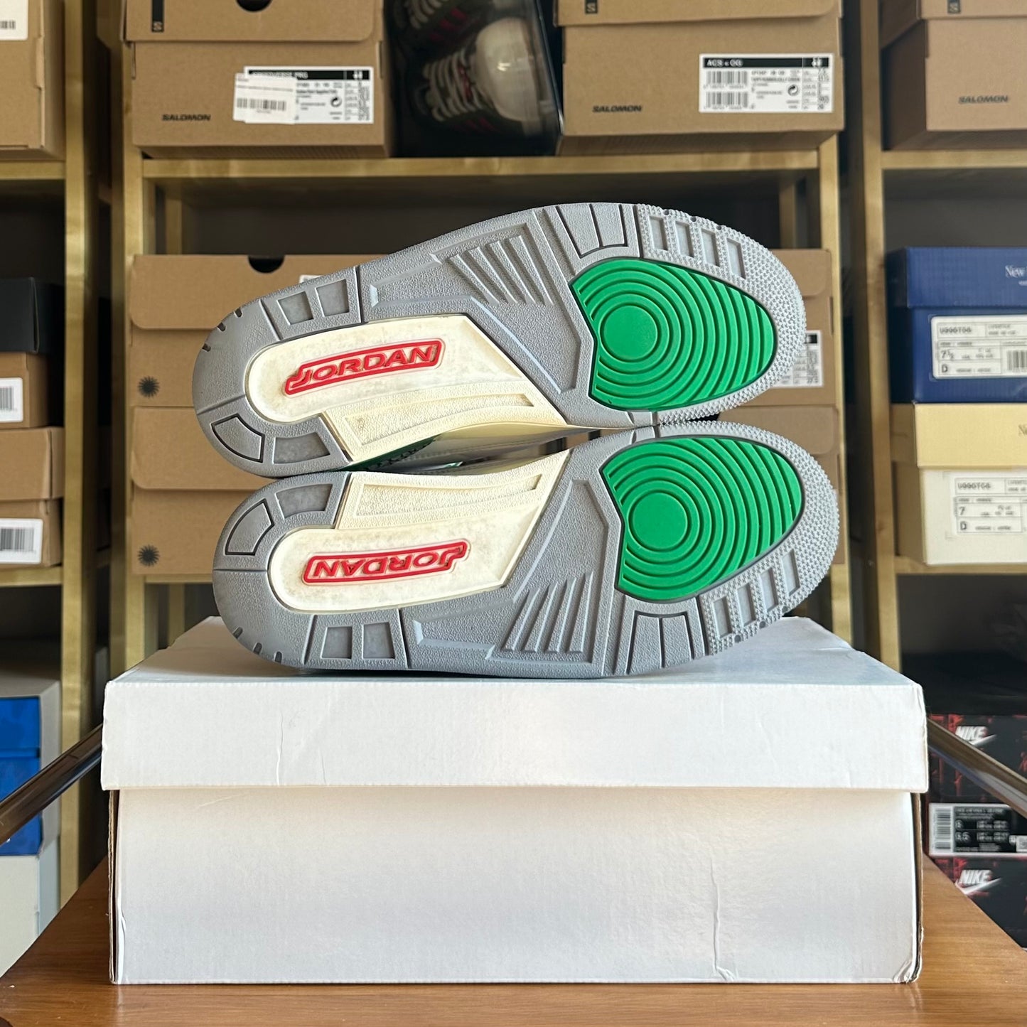 Preloved Air Jordan 3 (W) - Lucky Green (UK 7)