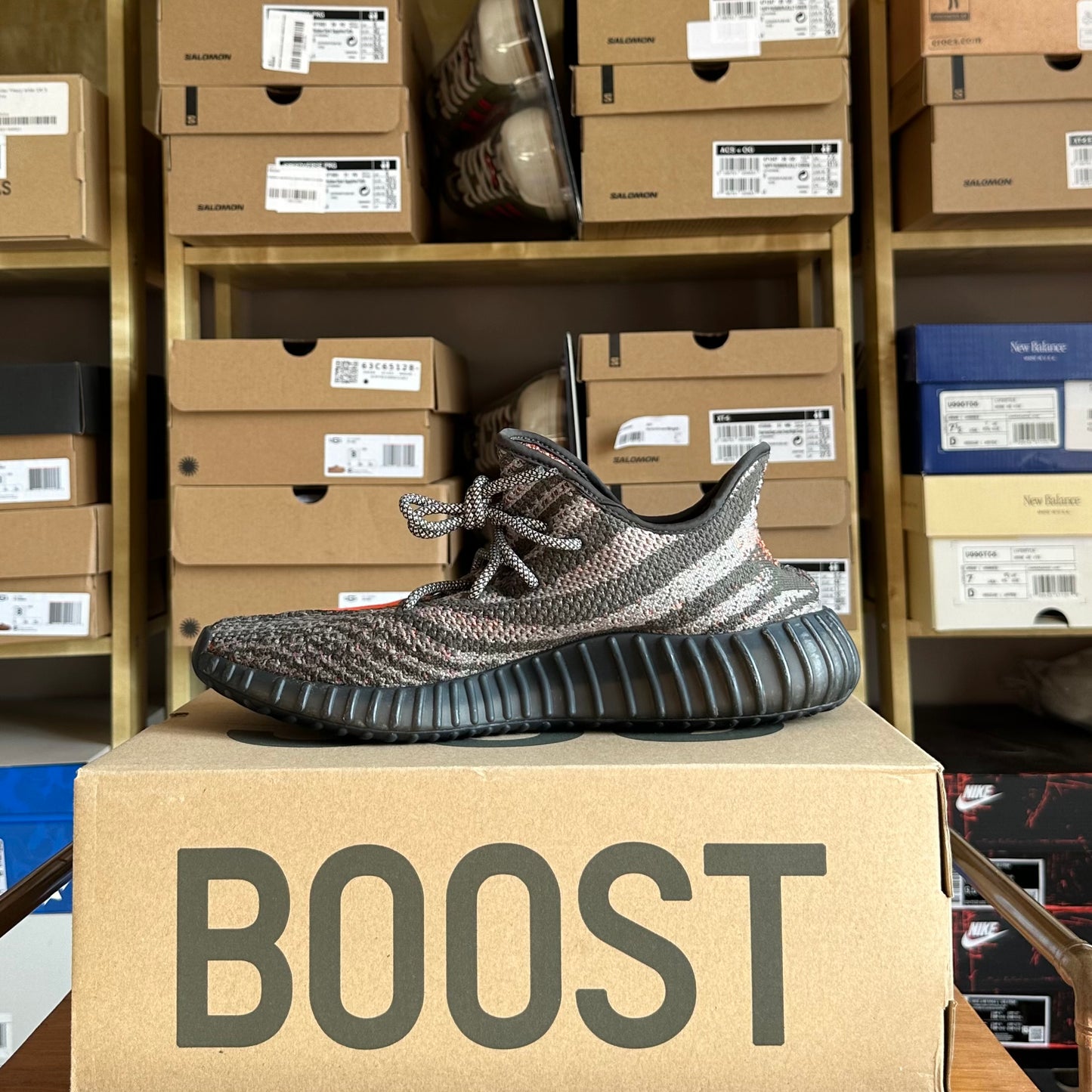 Preloved Yeezy 350V2 - Carbon Beluga (UK 10.5)