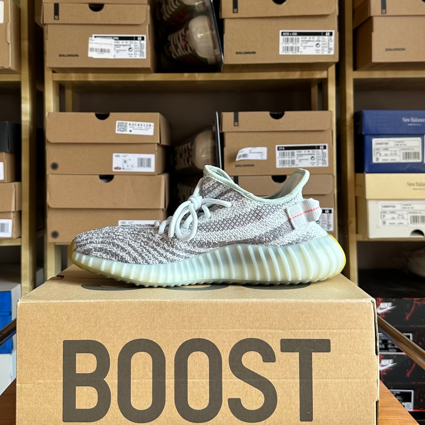 Preloved Yeezy 350V2 - Blue Tint (UK 8)