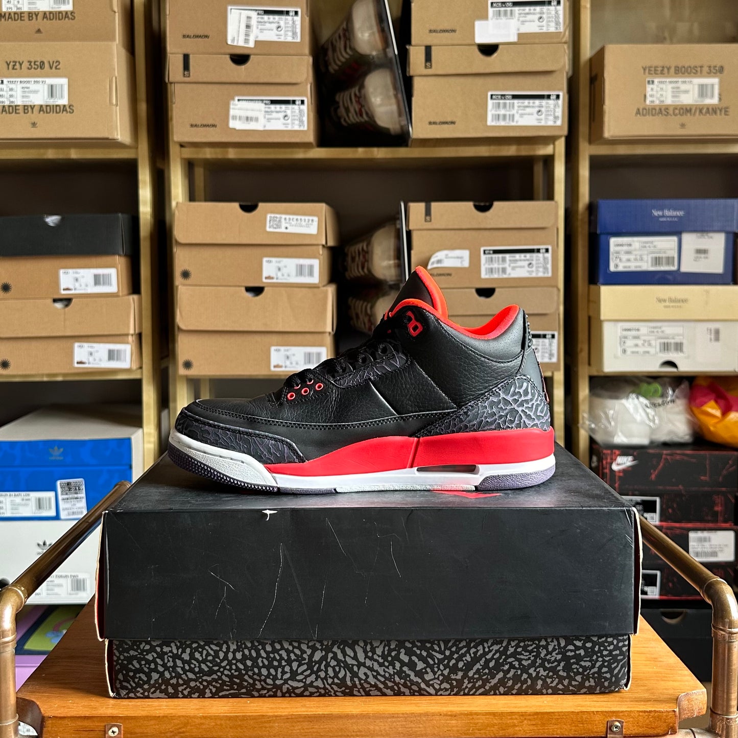 Preloved Air Jordan 3 - Crimson 2013 (UK 7)