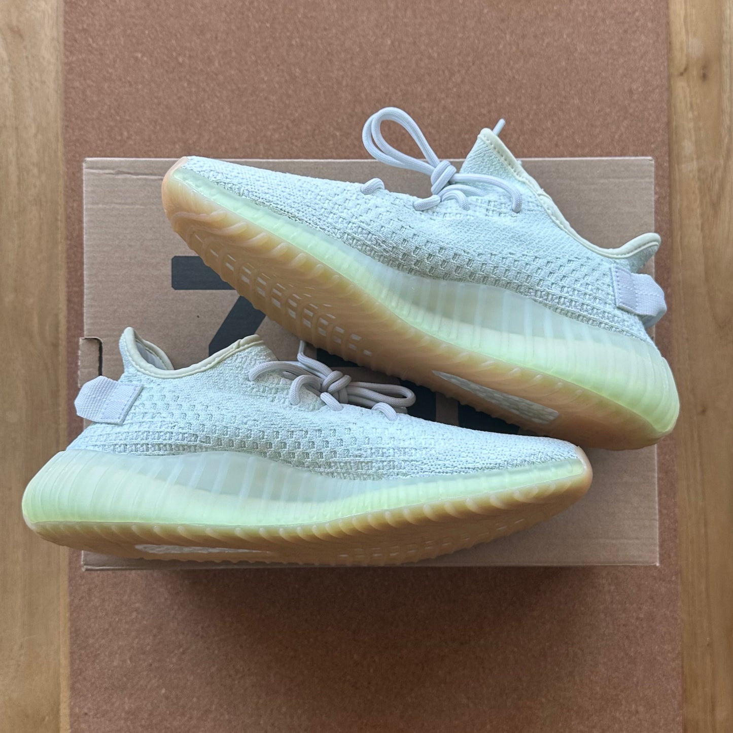Preloved Yeezy Boost 350V2 - Hyperspace (UK 8.5)