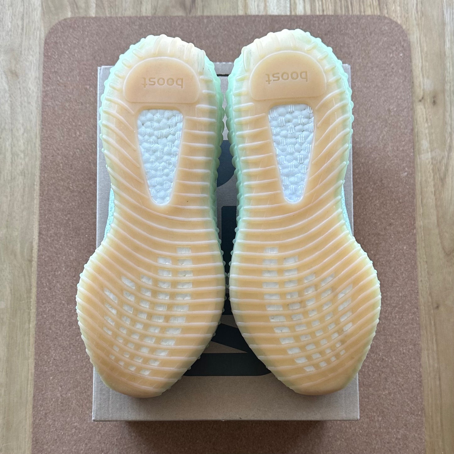 Preloved Yeezy Boost 350V2 - Hyperspace (UK 8.5)