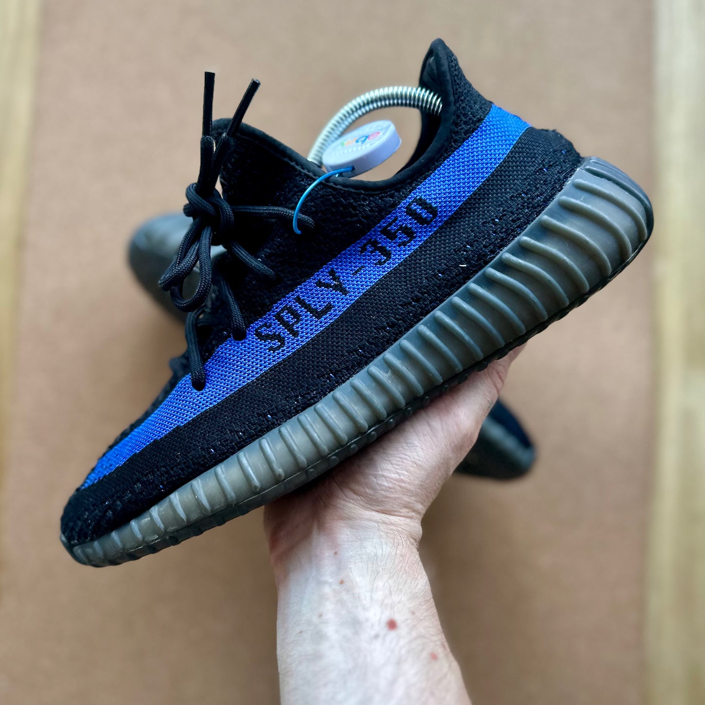 Preloved Yeezy 350V2 - Dazzling Blue (UK 8)