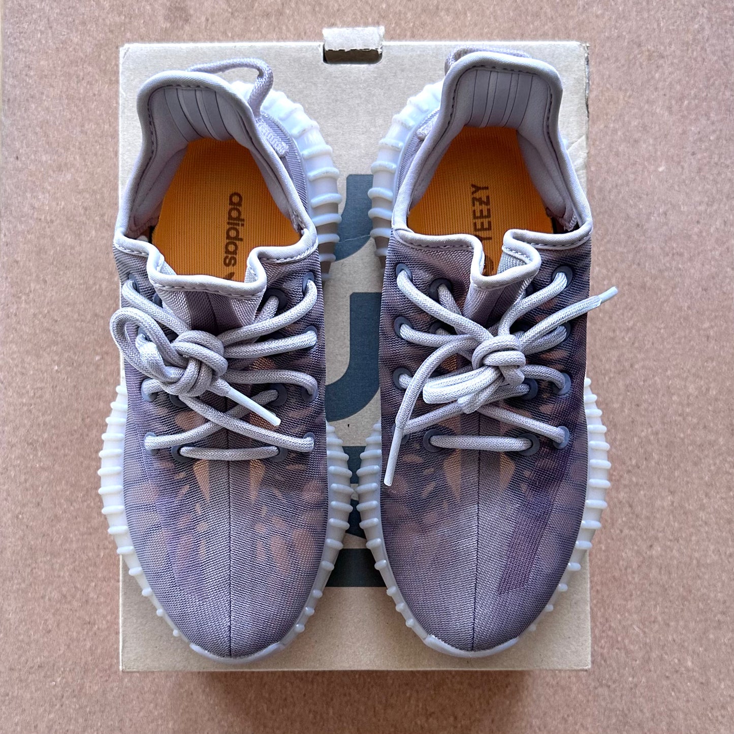 Preloved Yeezy Boost 350V2 - Mono Mist (UK 4)