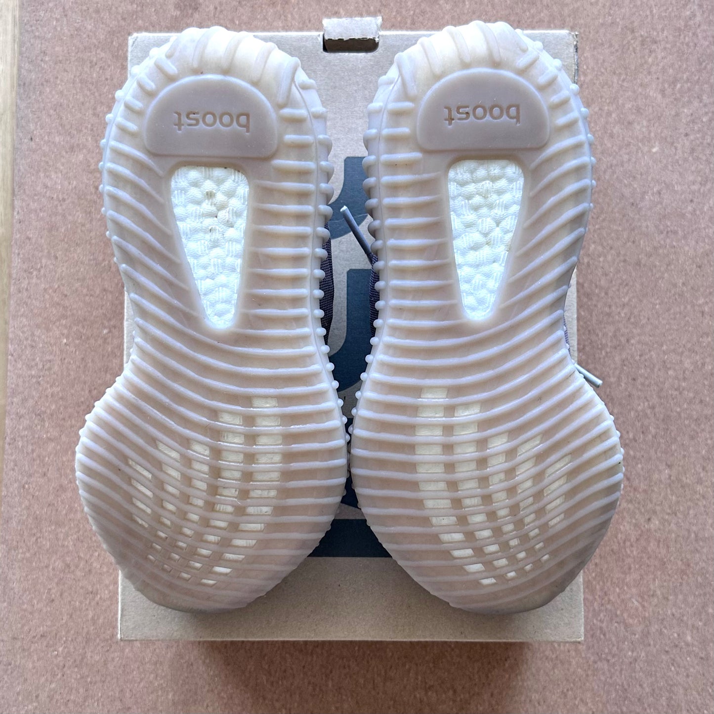 Preloved Yeezy Boost 350V2 - Mono Mist (UK 4)