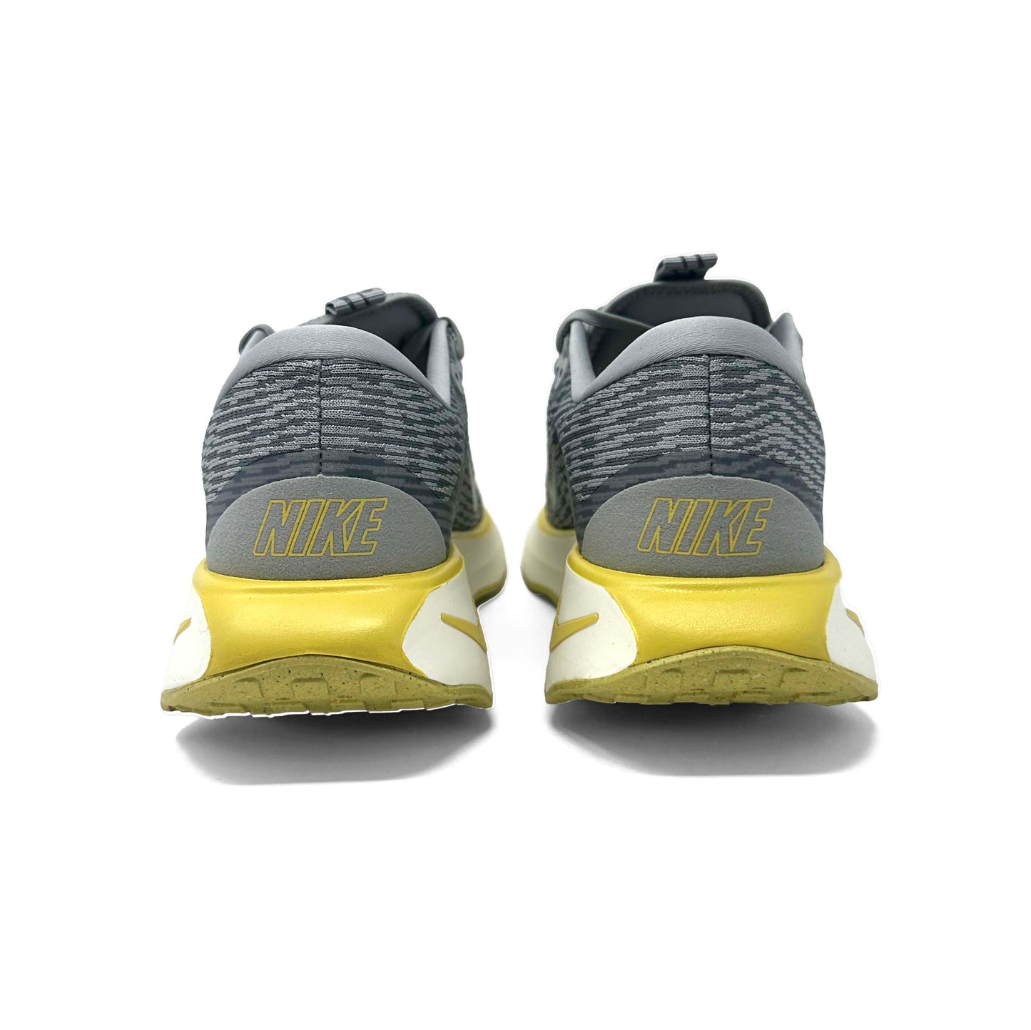 Nike Motiva - Light Smoke Grey/Saturn Gold