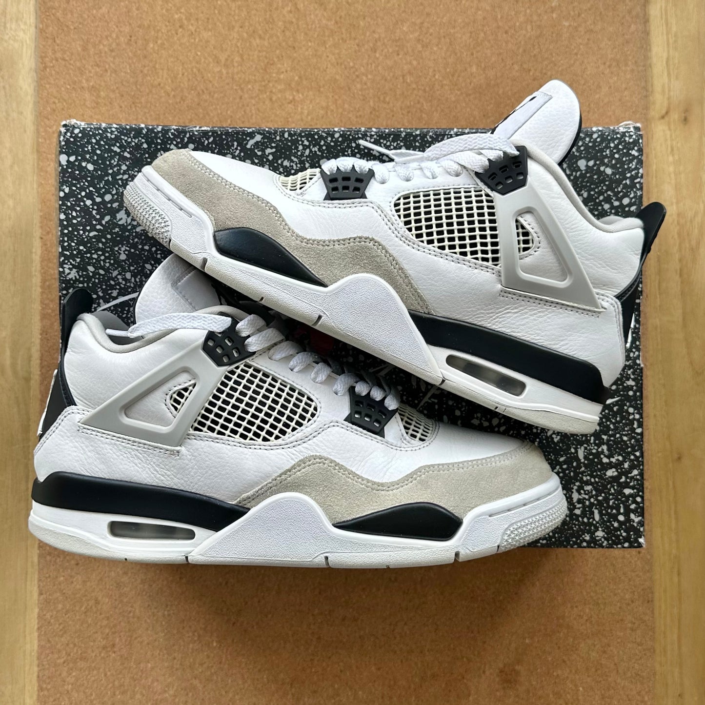 Preloved - Air Jordan 4 Retro - Military Black (UK 8.5)