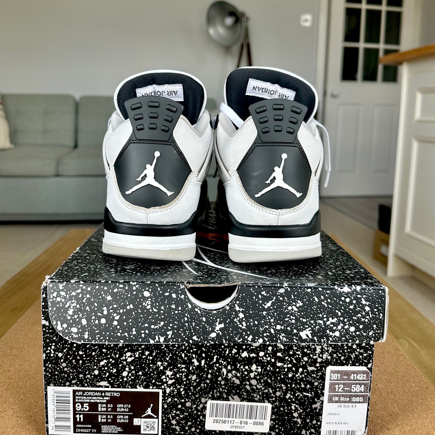 Preloved - Air Jordan 4 Retro - Military Black (UK 8.5)