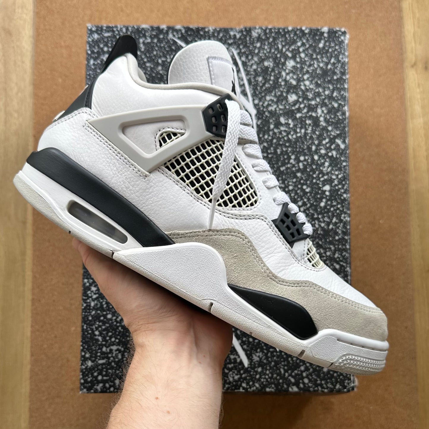Preloved - Air Jordan 4 Retro - Military Black (UK 8.5)