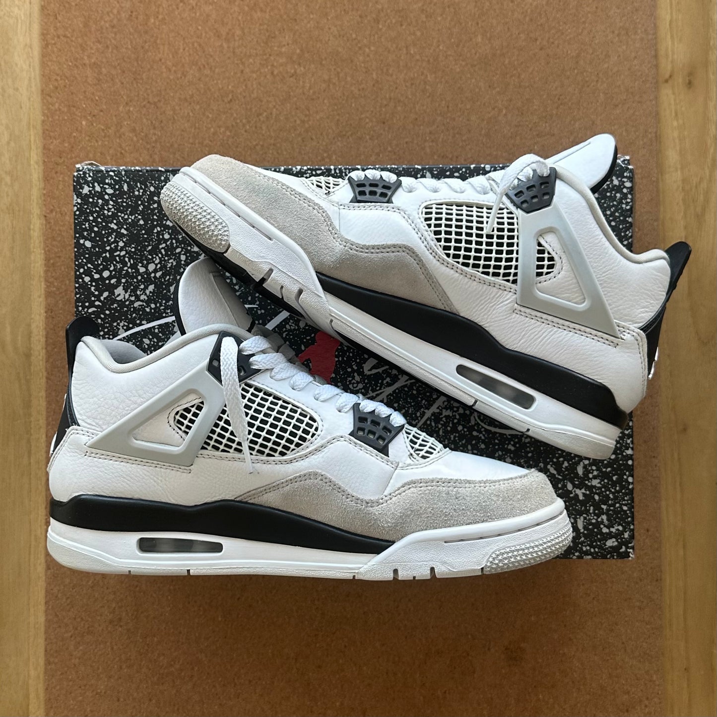 Preloved - Air Jordan 4 Retro - Military Black (UK 7.5)