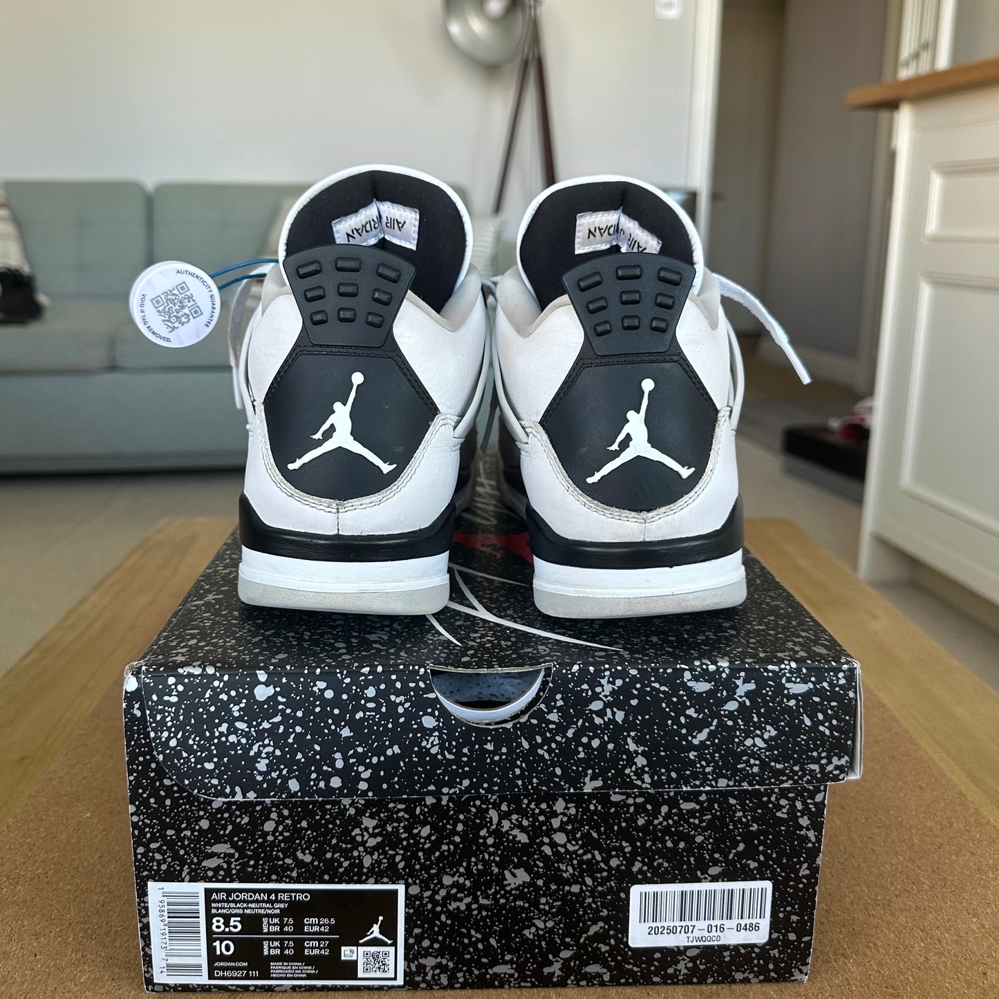 Preloved - Air Jordan 4 Retro - Military Black (UK 7.5)