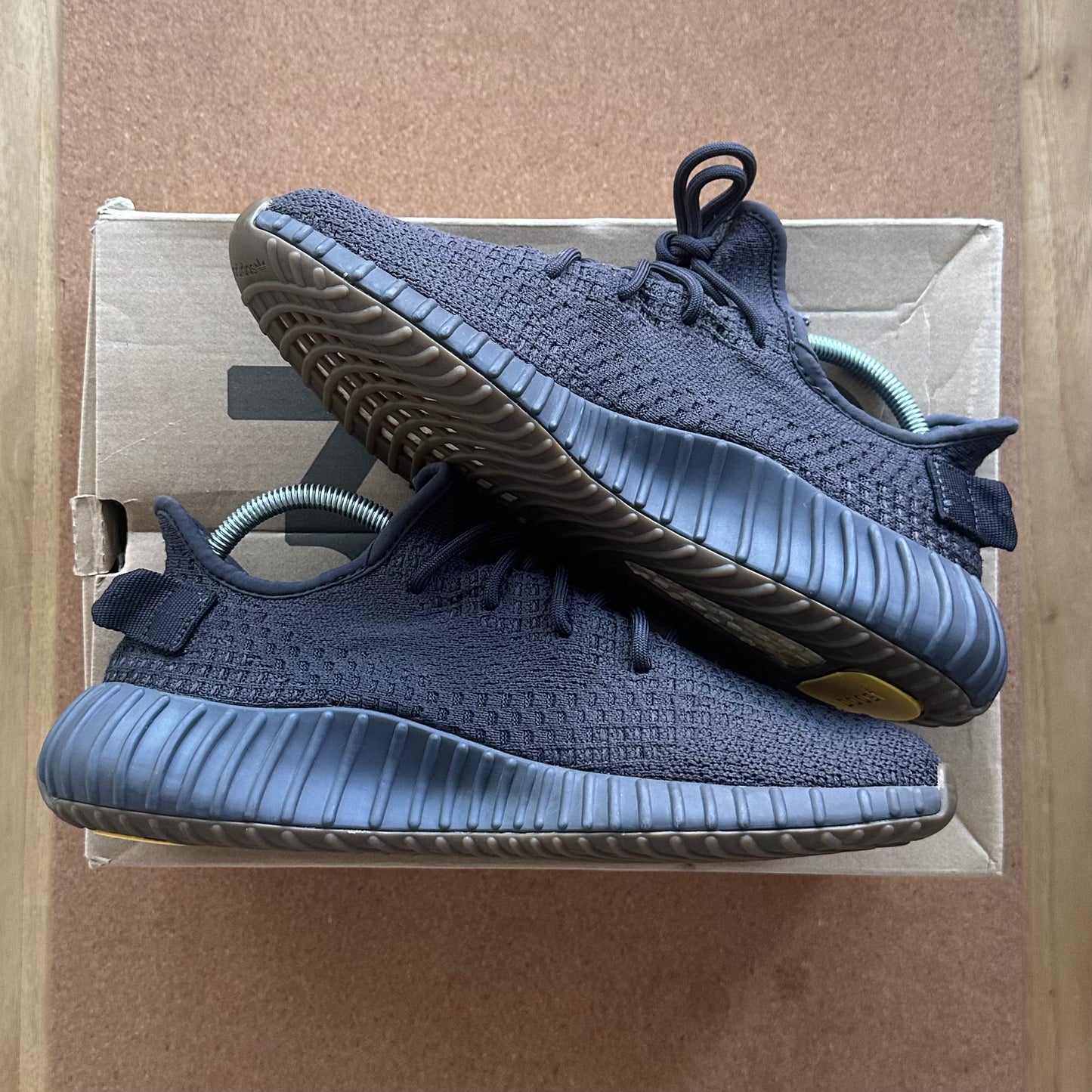 Preloved Yeezy Boost 350V2 - Cinder (UK 8.5)
