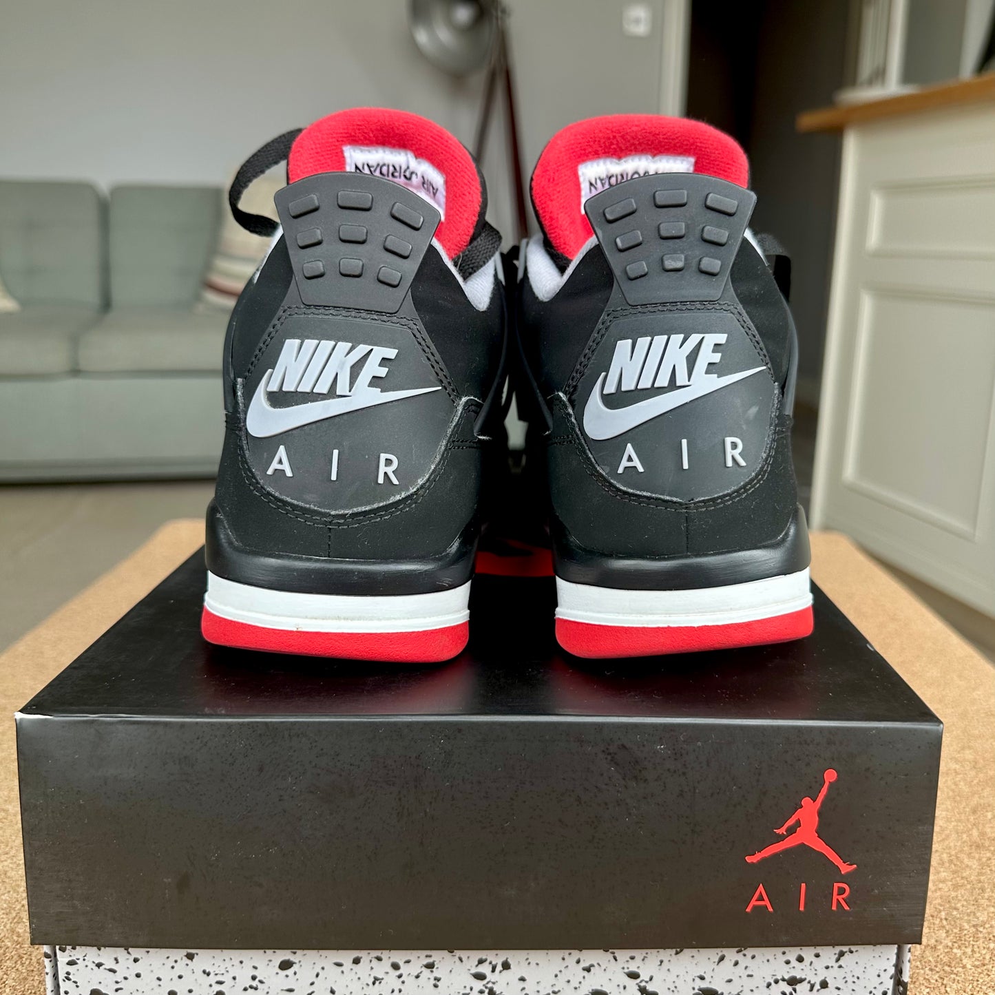 Preloved Air Jordan 4 - Bred 2019 (UK 8.5)