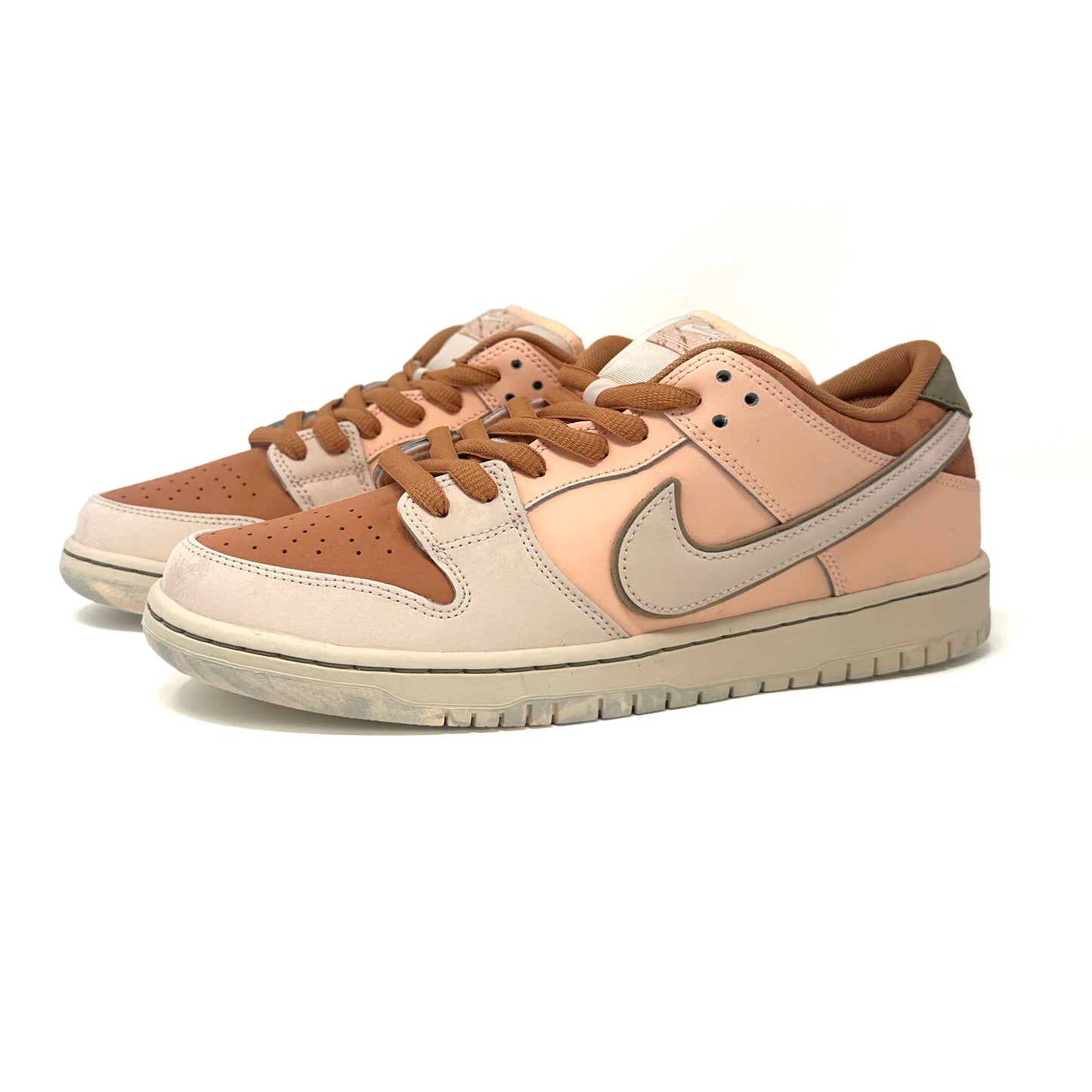 Nike SB Dunk Low - Trocadero Gardens