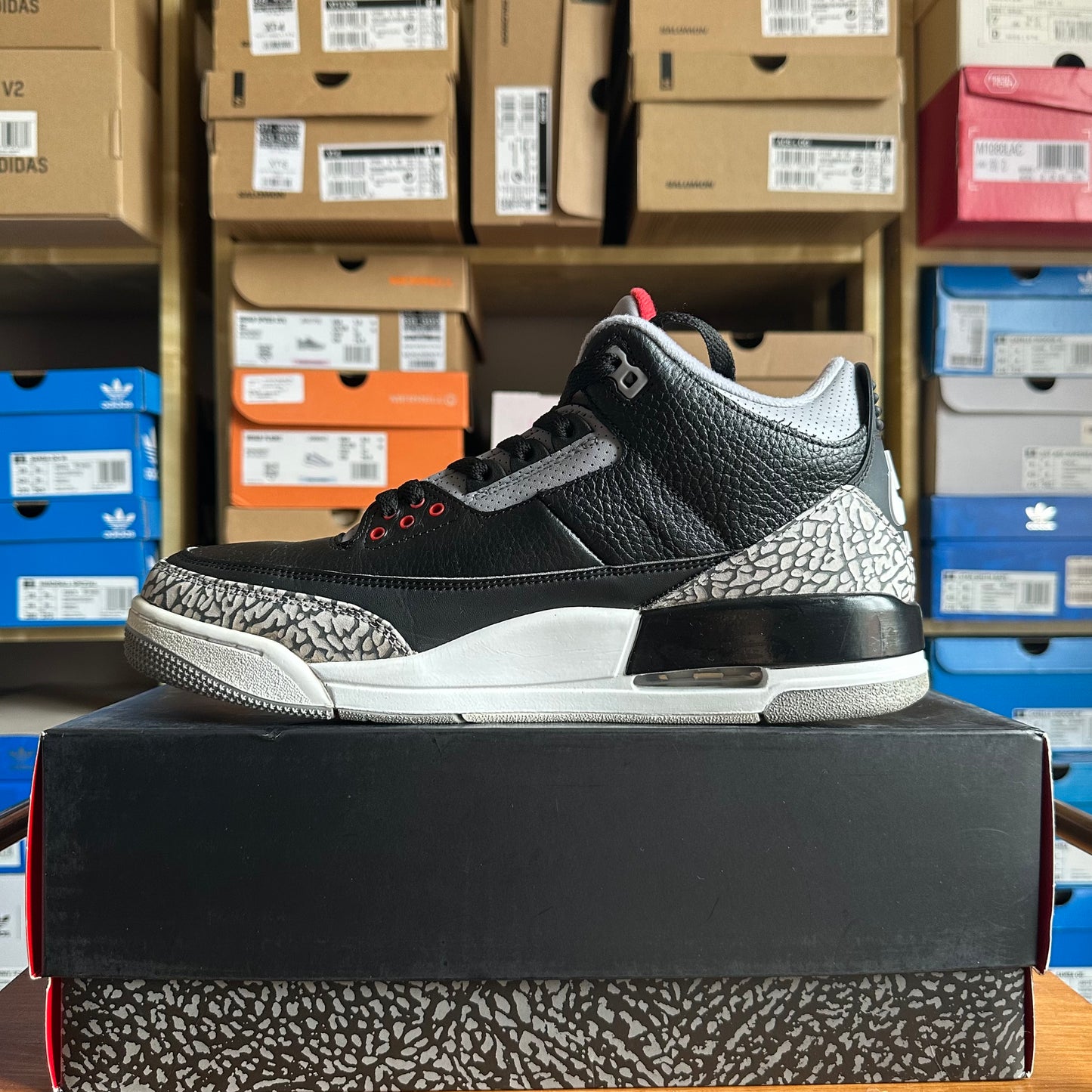 Preloved Air Jordan 3 Retro OG - Black Cement 2018 (UK 9)