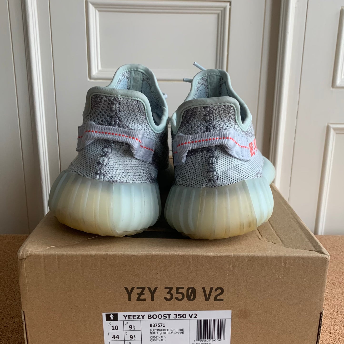 Preloved Yeezy Boost 350V2 - Blue Tint (UK 9.5)