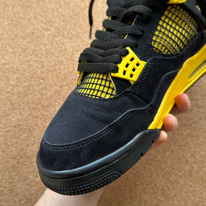 Preloved - Air Jordan 4 Retro - Thunder 2023 (UK 8)