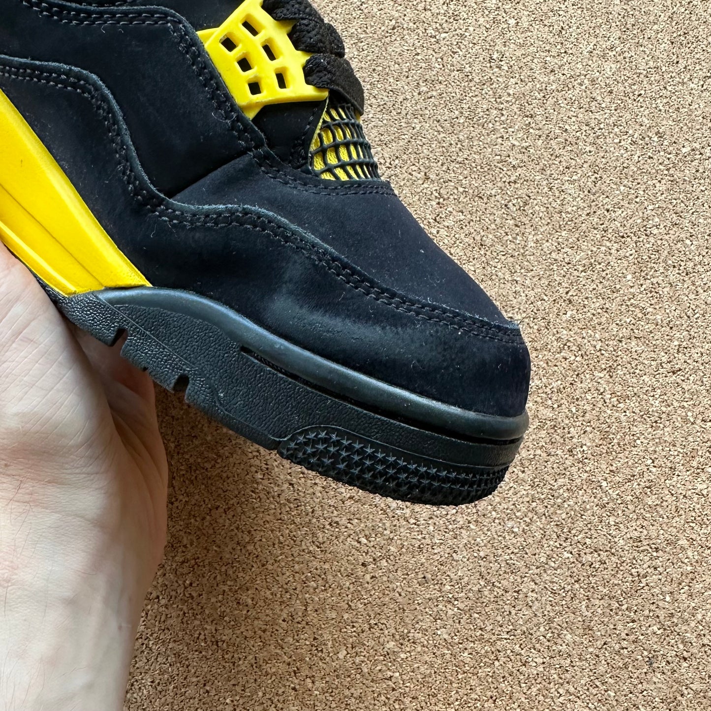 Preloved - Air Jordan 4 Retro - Thunder 2023 (UK 8)
