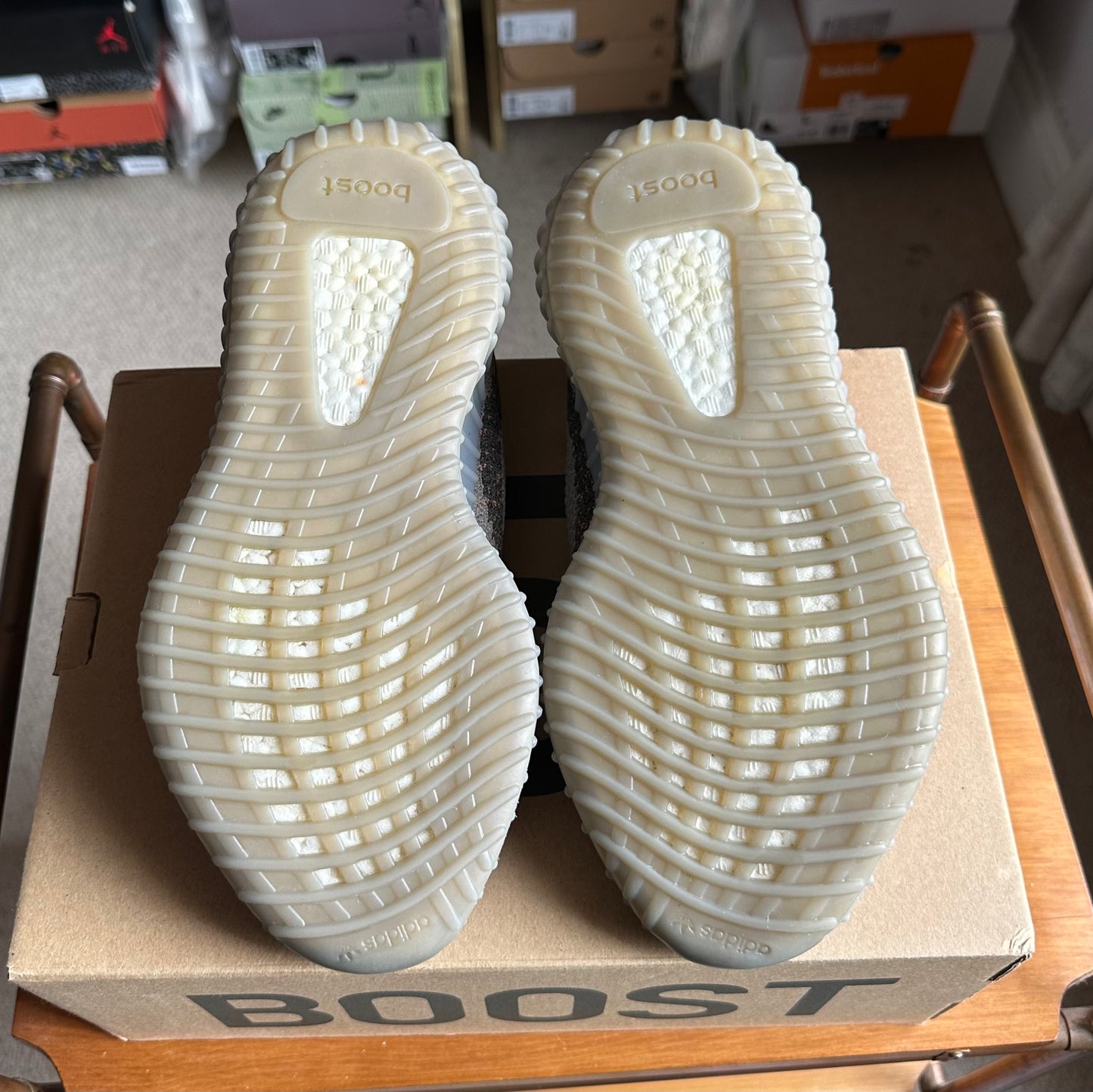 Preloved Yeezy 350V2 - Beluga Reflective (UK 7)