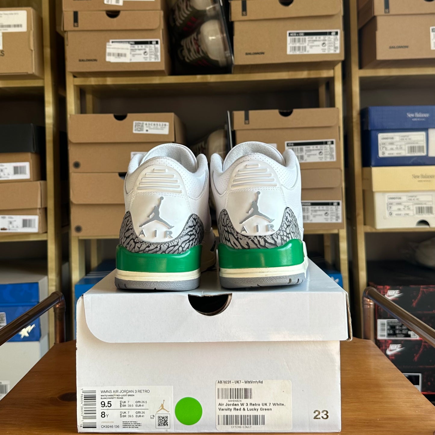 Preloved Air Jordan 3 (W) - Lucky Green (UK 7)