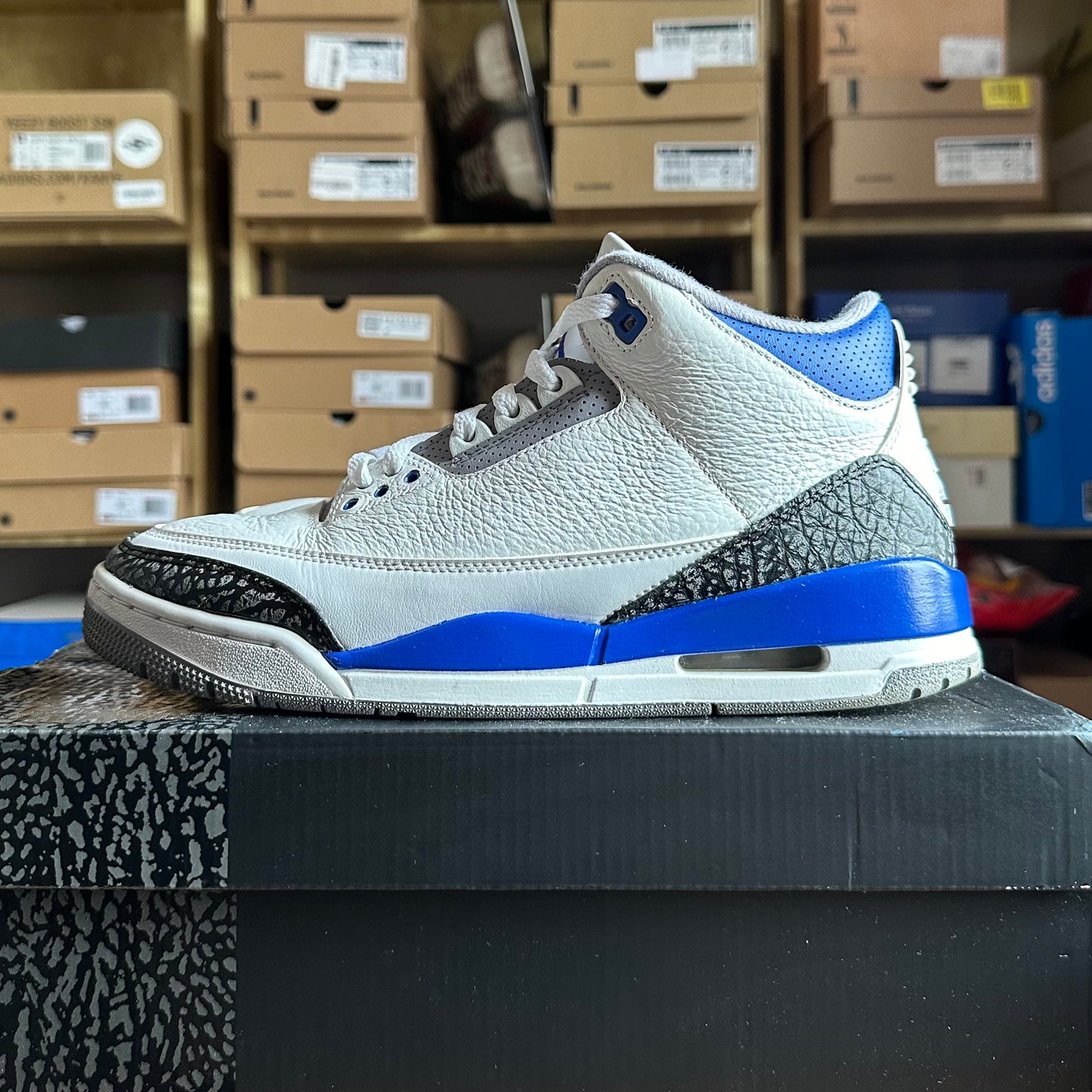 Preloved Air Jordan 3 - Racer Blue (UK 7.5)