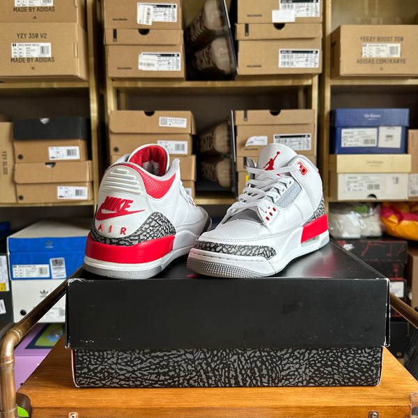 Preloved Air Jordan 3 - Fire Red 2022 (UK 8)