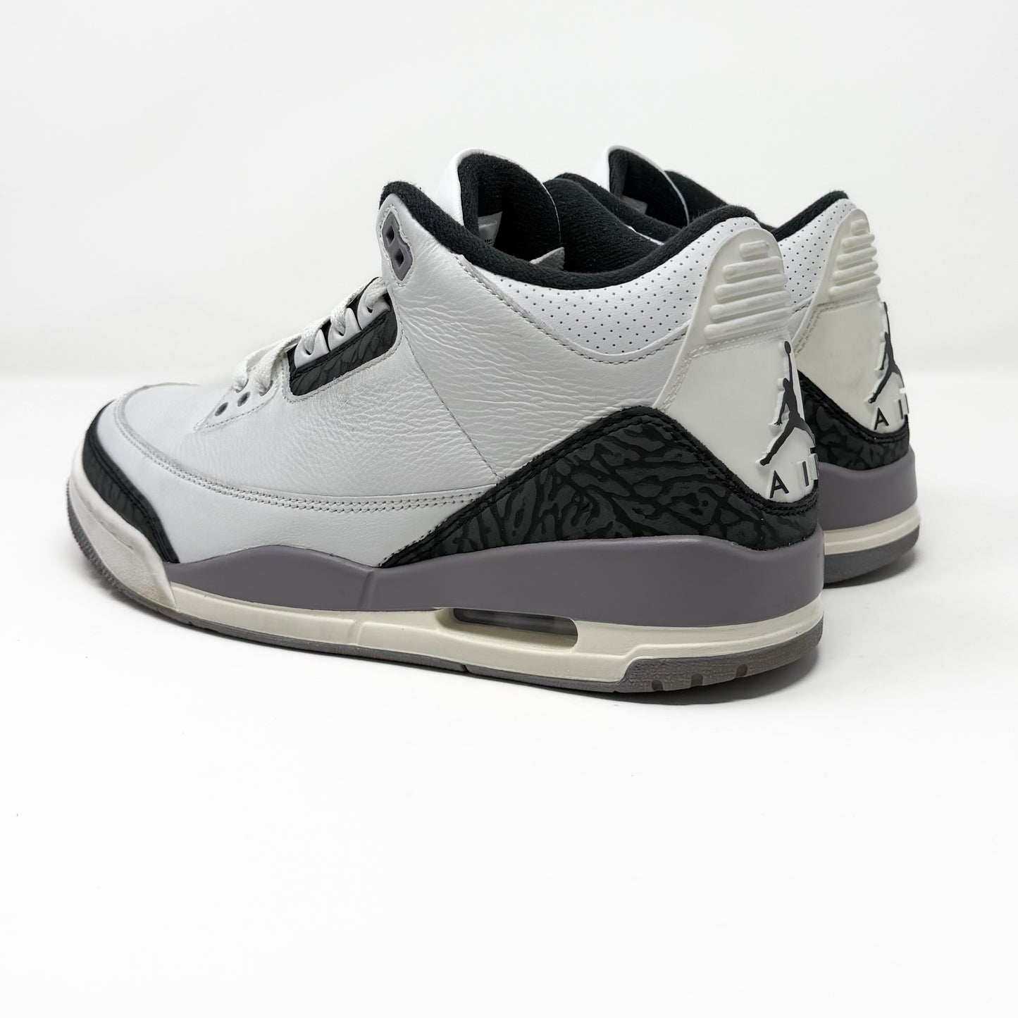 Preloved Air Jordan 3 Retro - Cement Grey