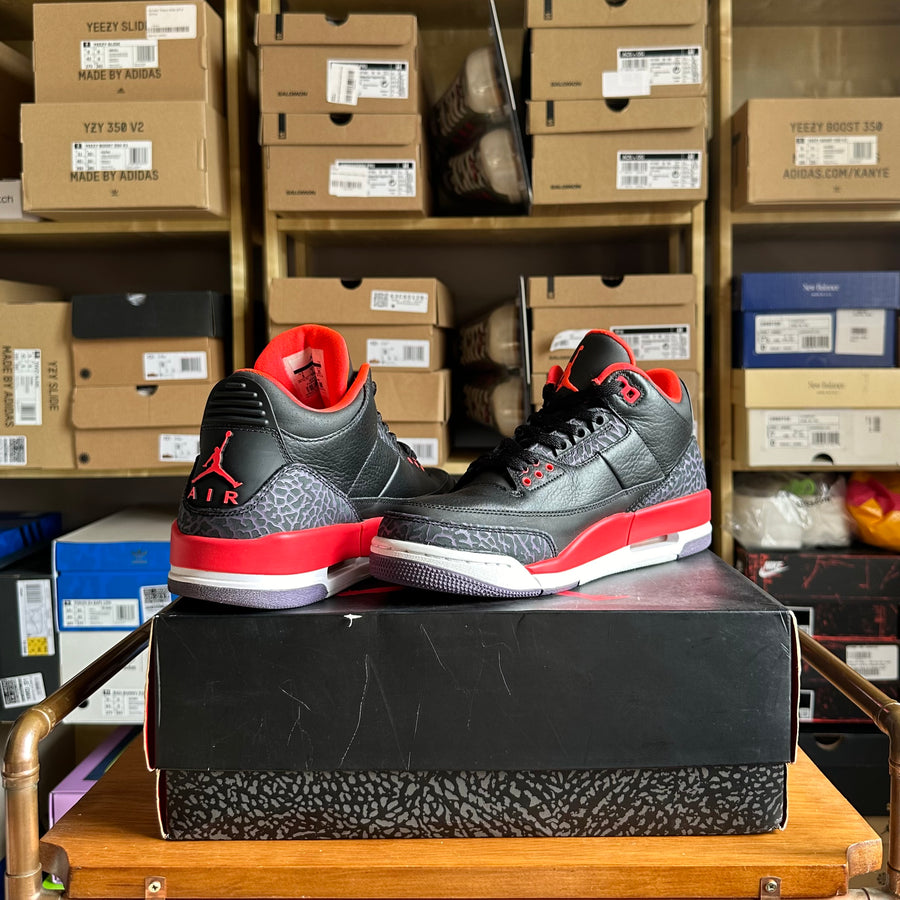 Preloved Air Jordan 3 - Crimson 2013 (UK 7)