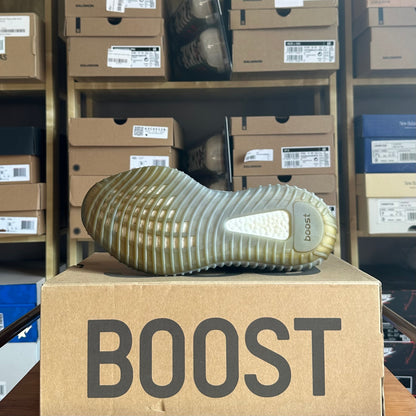 Preloved Yeezy 350V2 -  Beluga 2.0 (UK 7.5)