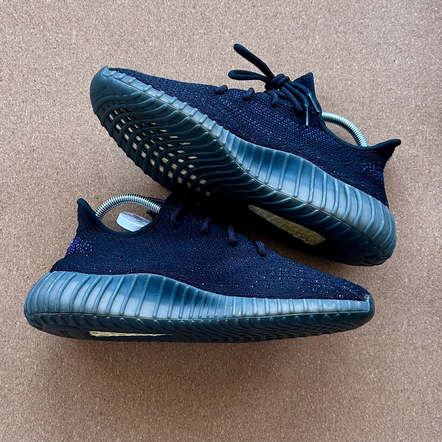 Preloved Yeezy 350V2 - Dazzling Blue (UK 8)