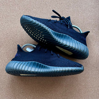 Preloved Yeezy 350V2 - Dazzling Blue (UK 8)